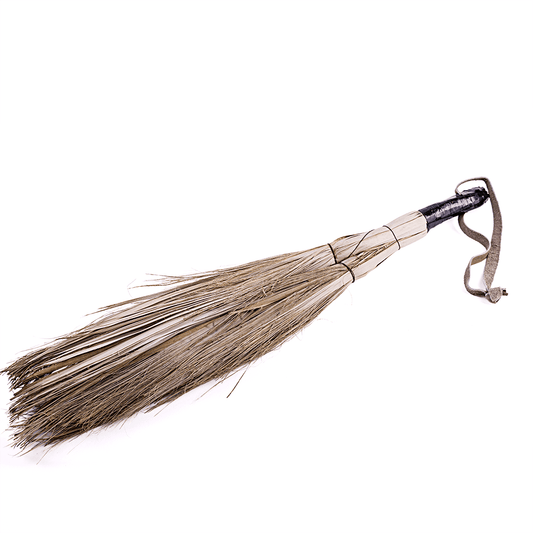 LONE, Bastbesen mit Lederkordel